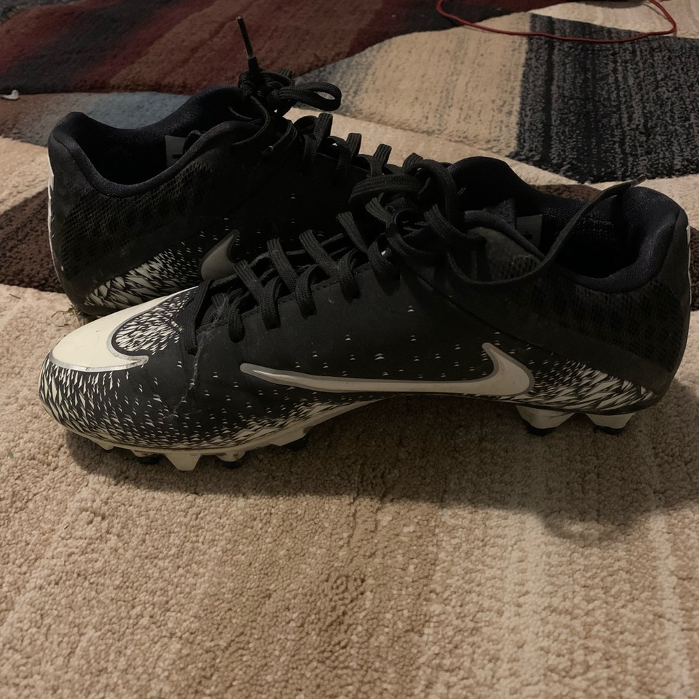 Soccer shoes size 9.5 fits as a 10